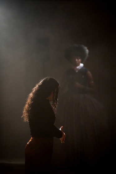 G.R.O.O.V.E. (Bintou Dembélé) le 02 mars 2023 à l'opéra de Lille.
Bintou Dembélé: conception, chorégraphie et jeu.
Avec Wilfried Blé « Wolf », Guillaume Chan Ton, Nadia Cyrielle Gabrieli Kalati « Nadeeya », Marion Gallet, Cintia Golitin, Adrien Goulinet, Mohammed Medelsi « Med », Alexandre Moreau « Cyborg », Salomon, Mpondo-Dicka « Bidjé », Michel Onomo « Meech », Féroz Sahoulamide, Marie Ndutiye danse Célia Kameni voix Charles Amblard guitare et lapsteel Avec la collaboration du Flow – Centre Eurorégional des Cultures Urbaines et la participation de Élise André, Indraline Payet, Tiphanie Casanova, Cindy Chopngui, Tassline Driss, Cécile Félix, Marie Froumentin, Adrienne Lebrun, Kinta Mendy, Michaela Piklova, Émeline Roukia, Alisson Varenne, Alfred Vivier, Shaïmâa Bekirane.
Photographie : FREDERIC IOVINO