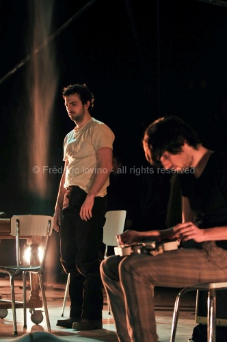 " SISYPHSKI" - mise en scene: Thomas Piasecki, avec: Nicolas Cornille,  Guillaume Hairaud. Du 03 au 06 mars 2010 au Theatre de la Verriere a Lille