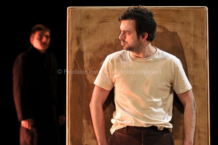 " SISYPHSKI" - mise en scène: Thomas Piasecki, avec: Nicolas Cornille, Joseph Drouet, Marie Pavlus Smolarek, Sylvain Pottiez, Guillaume Hairaud. Du 03 au 06 mars 2010 au Théâtre de la Verrière à Lille - photographie © Frédéric Iovino