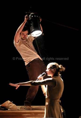 " SISYPHSKI" - mise en scène: Thomas Piasecki, avec: Nicolas Cornille, Joseph Drouet, Marie Pavlus Smolarek, Sylvain Pottiez, Guillaume Hairaud. Du 03 au 06 mars 2010 au Théâtre de la Verrière à Lille - photographie © Frédéric Iovino