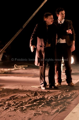 " SISYPHSKI" - mise en scène: Thomas Piasecki, avec: Nicolas Cornille, Joseph Drouet, Marie Pavlus Smolarek, Sylvain Pottiez, Guillaume Hairaud. Du 03 au 06 mars 2010 au Théâtre de la Verrière à Lille - photographie © Frédéric Iovino