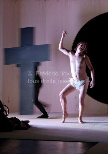LA VIE DANS LES PLIS de Blandine Savetier et Thierry Roisin - 2011 - photographie © Frédéric Iovino