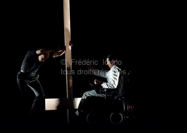 NO FOCUS , Mise en scène: François Verret à l'Opéra de Lille du 09 au 11 octobre 2012.Avec: Jean-Christophe Paré, Yutaka Takei - photographie © Frédéric Iovino