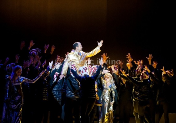 MEDEE, Tragedie lyrique de Marc-Antoine Charpentier, Direction musicale : Emmanuelle Haim, Mise en scene: Pierre Audi.Du 12 au 23 octobre 2012 au Theatre des Champs-Elysees, ParisAvec: Michele Losier (Medee), Anders Dahlin (Jason), Sophie Karthauser (Creuse), Stephane Degout (Oronte), Laurent Naouri (Creon), Aurelia Legay (Nerine), Elodie Kimmel (Cleone), Katherine Watson (une italienne, un fantome), Benoit Arnould (Arcas) © Frédéric Iovino