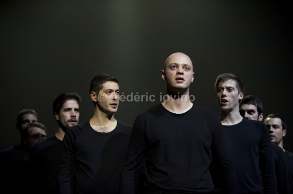 LA SUPPLICATION , de Svetlana Alexievitch, adaptation et mise en scene Stephanie Loik du 19 au 25 octobre 2012 au Theatre de l'Ideal - TourcoingAvec Arnaud Agnel, Aurelien Ambach-Albertini,  Anthony Diaz,  Maxime Guyon, Yann Lesvenan, Adrien Mauduit, David Scattolin, Antoine Suarez-Pazos  --- © Frédéric Iovino