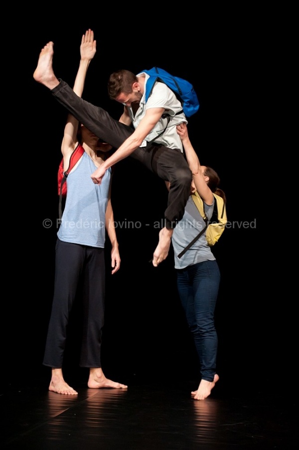 TEL QUEL!  - Chorégraphie: Thomas Lebrun - Avec: Julie Bougard, Véronique Teindas, Yohann Têté, Matthieu Patarozzi - photographie ©  Frédéric Iovino