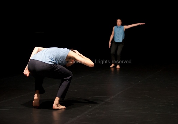 TEL QUEL!  - Chorégraphie: Thomas Lebrun - Avec: Julie Bougard, Véronique Teindas, Yohann Têté, Matthieu Patarozzi - photographie ©  Frédéric Iovino )