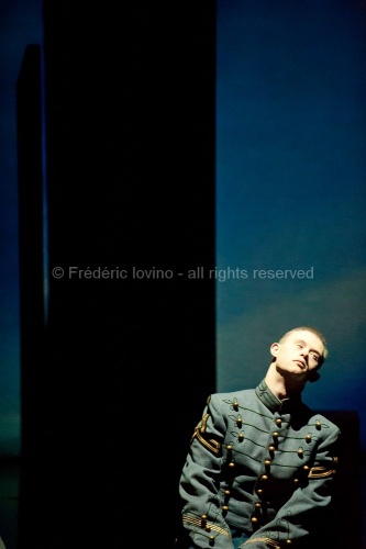 UN STOIQUE SOLDAT DE PLOMB (Florence Lavaud 2014) - Avec Martial Bourlart, Florian Caron et Thierry Dupont - Photographie © Frédéric Iovino