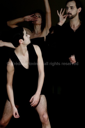 LIED BALLET (Thomas Lebrun, 2014)Répétition le 22 février 2014 au Théâtre National de Chaillot, ParisAvec Maxime Camo, Anthony Cazaux, Raphaël Cottin, Anne-Emmanuelle Deroo, Tatiana Julien, Anne-Sophie Lancelin, Matthieu Patarozzi, Léa Scher Et les musiciens Benjamin Alunni (ténor), Thomas Besnard (piano) - photographie © Frédéric Iovino