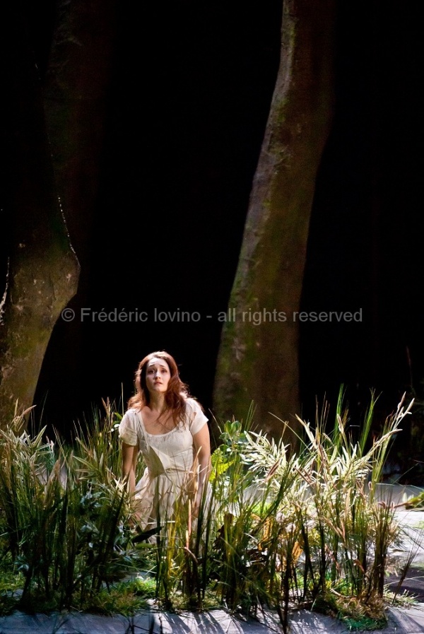 LA FINTA GIARDINIERA (David Lescot, 2014) - Du 17 au 30 mars 2014 à l'Opéra de Lille - Mise en scène: David Lescot - Direction musicale: Emmanuelle Haïm - Avec: Carlo Allemano, Erin Morley, Enea Scala, Marie-Adeline Henry, Marie-Claude Chappuis, Maria-Virginia Savastano, Nikolay Borchev - photographie © Frédéric Iovino