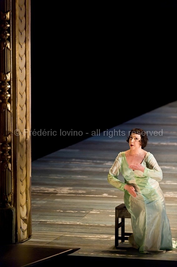 MADAMA BUTTERFLY (2015)Mise en scène: Jean-François Sivadier, Direction musicale: Antonino Fogliani - AVEC : Serena Farnocchia - Photographie © Frédéric Iovino