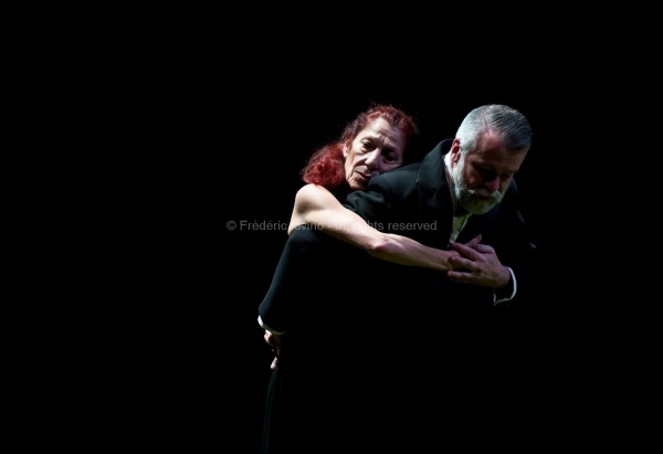 AVANT TOUTES DISPARITIONS (Thomas Lebrun, 2016) - Du 17 au 20 Mai 2016 au Théâtre National de Chaillot, Paris - Chorégraphie: Thomas Lebrun - Interprétation: Odile Azagury, Maxime Camo, Anthony Cazaux, Raphaël Cottin, Anne-Emmanuelle Deroo, Anne-Sophie Lancelin, Daniel Larrieu, Thomas Lebrun, Matthieu Patarozzi, Léa Scher, Yohann Têté, Julien-Henri Vu Van Dung - photographie © Frédéric Iovino