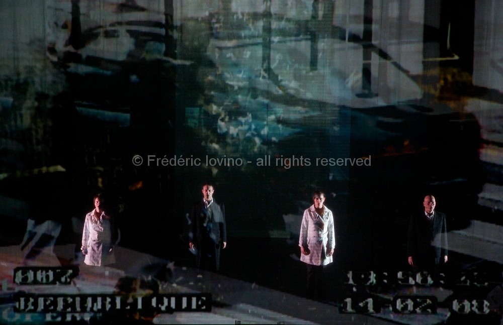 " BLIND MOVIES " par La compagnie Les Sangs Cailloux - Ecriture, realisation, montage et mise en scene : Pascal Marquilly - Avec: Carmelo Carpenito , Charles Compagnie , Sophie Boulanger , Ellenore Lemattre . Les 25 et 26 fevrier 2010 a La Condition Publique / Roubaix - photographie © Frédéric Iovino