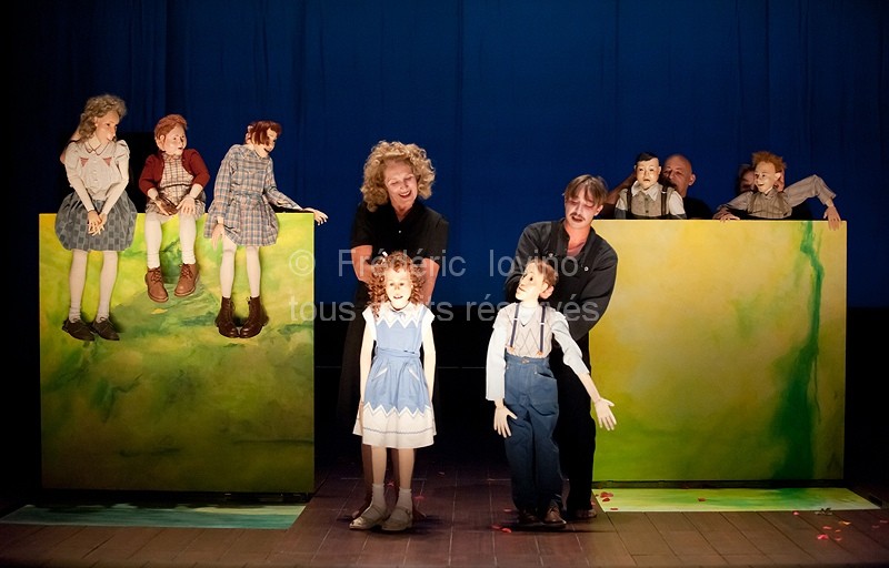 AU BOIS LACTÉ de Dylan Thomas, version scénique et mise en scène Stuart Seide au Théâtre du Nord à Lille du 26 septembre 2012 au 12 octobre 2012.Avec Christophe Carassou, Hélène Theunissen - photographie © Frédéric Iovino