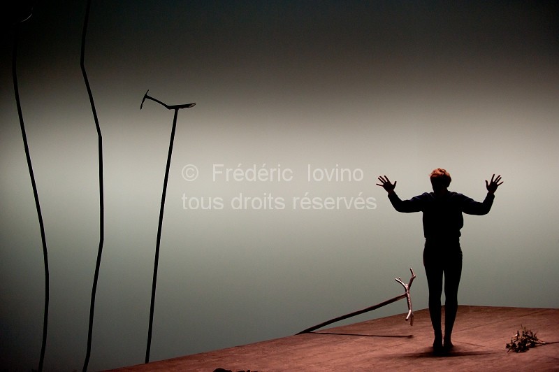 RETOUR À ARGOS du 15 au 28 mars 2013 au Théâtre du Nord à Lille. Mise en scène: Irène Bonnaud. Avec Adeline Guillot - photographie © Frédéric Iovino