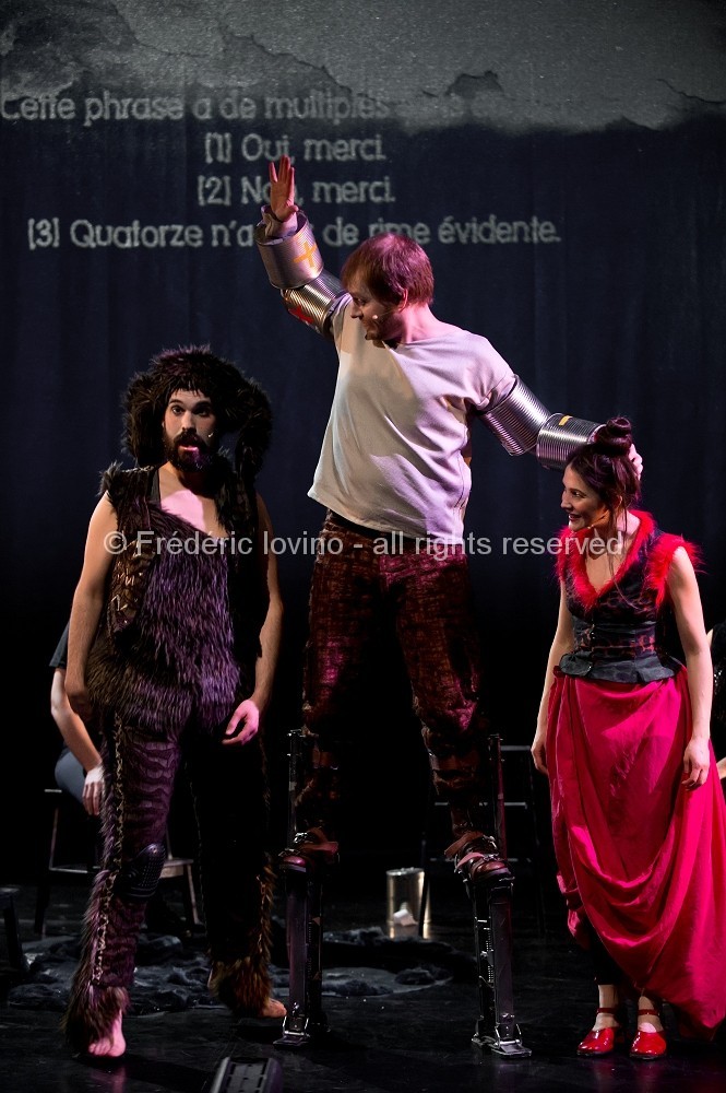 SIT OZFÅRS WYSR / Ensemble 101 & Macompagnie - Auteurs : Jeanne Béziers et Mike Solomon - Mise en Scène : Jeanne Béziers - Interprètes : Marie Perbost , Marie Picaut , Mike Solomon , Ryan Veillet et Mathieu Dubroca - photographies © Frédéric Iovino