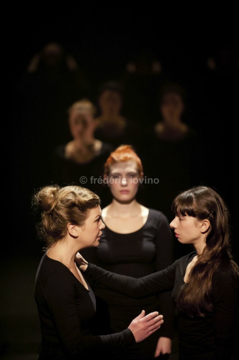 LA SUPPLICATION , de Svetlana Alexievitch, adaptation et mise en scene Stephanie Loik du 19 au 25 octobre 2012 au Theatre de l'Ideal - TourcoingAvec Arnaud Agnel, Aurelien Ambach-Albertini, Anthony Diaz, Maxime Guyon, Yann Lesvenan, Adrien Mauduit, David Scattolin, Antoine Suarez-Pazos --- © Frédéric Iovino