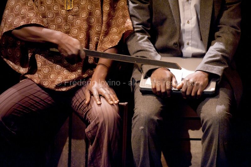 AIR EUROPA (Pierre-Jean Naud , 2013) - du 20 au 23 novembre 2013 au Théâtre de la Verrière à Lille - Mise en scène et scénographie : Pierre-Jean Naud - Avec Tito Eluki, Jean-Erns Marie-Louise --- Photographie © Frédéric Iovino