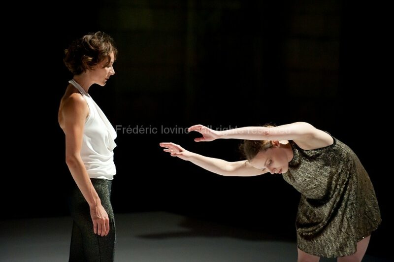 LIED BALLET - Chorégraphie: Thomas Lebrun - Du 06 au 13 juillet 2014 au Cloître des Carmes, Avignon - Avec: Benjamin Alunni (ténor), Thomas Besnard (piano), Maxime Camo, Anthony Cazaux, Raphaël Cottin, Anne-Emmanuelle Deroo, Tatiana Julien, Anne-Sophie Lancelin, Matthieu Patarozzi, Léa Scher - Photographie © Frédéric Iovino
