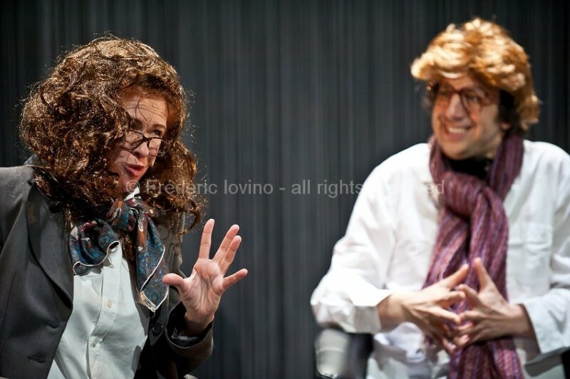 SI TU VEUX PLEURER, PRENDS MES YEUX (2015), Mise en scène : Antoine Lemaire / Cie THEC - Avec Murielle Colvez, Jonathan Devred,Kate France, Antoine Lemaire, Anne Lepla,Damien Olivier, Gilles Ostrowsky, Boris Prager, Charlotte Talpaert, Cyril Viallon, Guick Yansen - Vidéo Franck Renaud --- Photographie © Frédéric Iovino