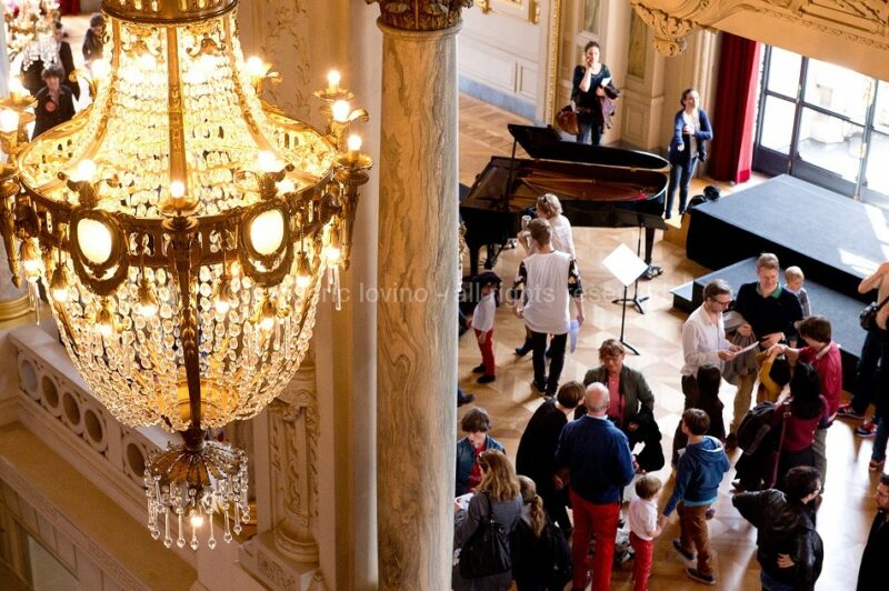 Happy day - Opéra de Lille - Journée européenne de l'opéra - Dimanche 10 mai 2015 - Avec : Jean-François Sivadier, la pré-maîtrise de Radio-France , le Choeur maîtrisien du conservatoire de Wasquehal, Pôle d'art vocal du conservatoire du pays de Montbéliard - photographie © Frédéric Iovino