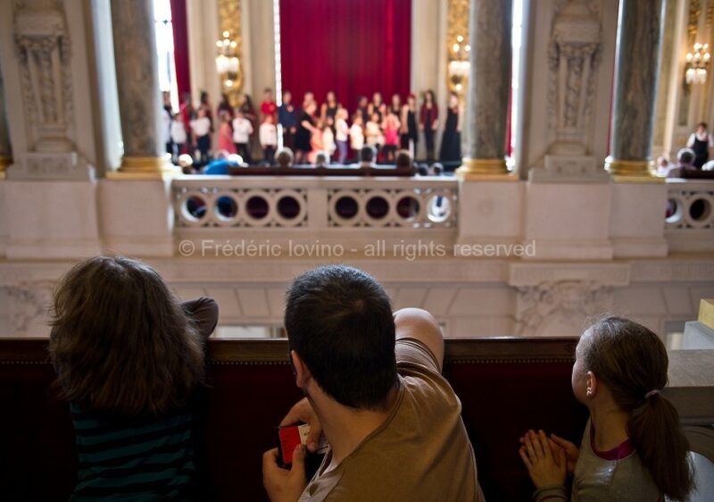Happy day - Opéra de Lille - Journée européenne de l'opéra - Dimanche 10 mai 2015 - Avec : Jean-François Sivadier, la pré-maîtrise de Radio-France , le Choeur maîtrisien du conservatoire de Wasquehal, Pôle d'art vocal du conservatoire du pays de Montbéliard - photographie © Frédéric Iovino