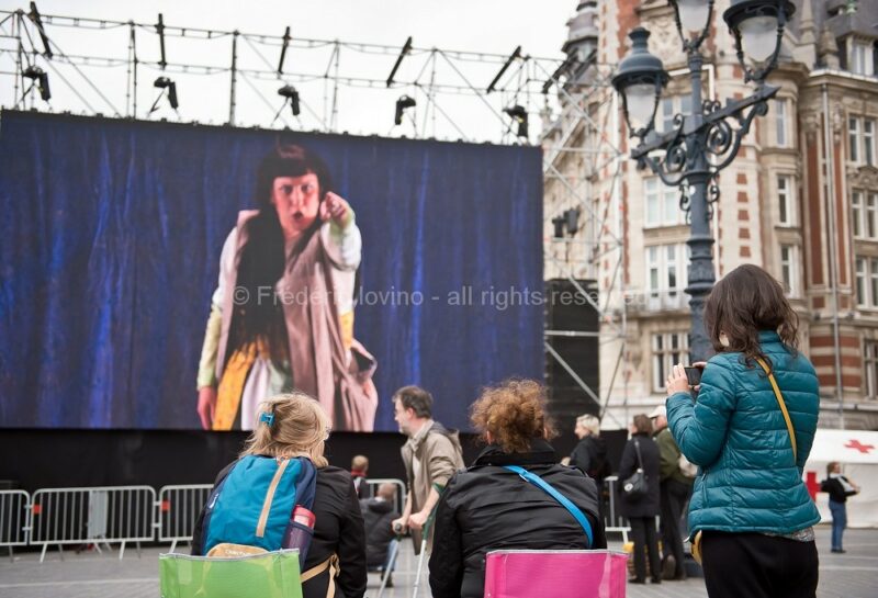 Retransmission live de Madama Butterfly sur écran géant - Le 02 juin 2015, Place du concert à Lille - photographie © Frédéric Iovino