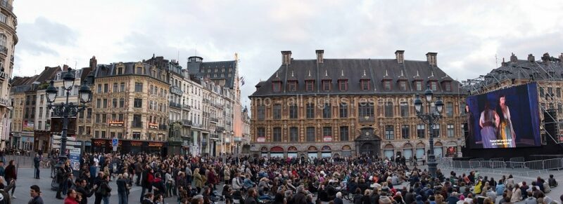 Retransmission live de Madama Butterfly sur écran géant - Le 02 juin 2015, Place du concert à Lille - photographie © Frédéric Iovino