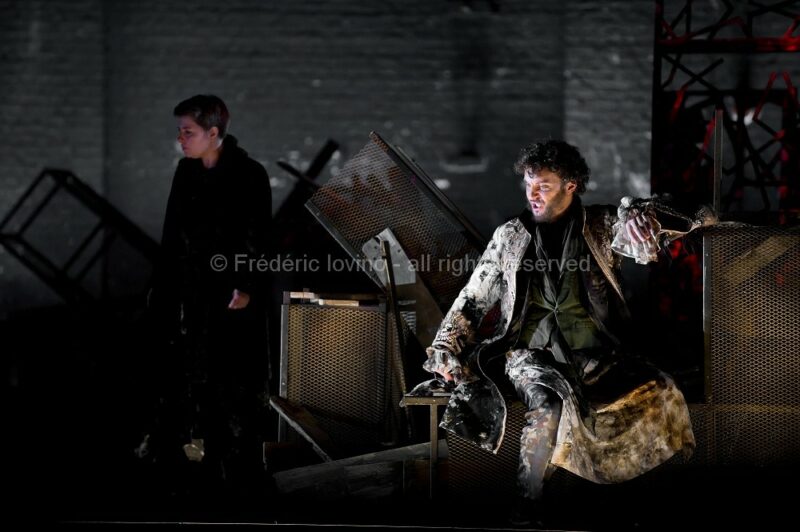 XERSE (Guy Cassiers, 2015) - Du 02 au 10 octobre 2015 à l'Opéra de Lille - Direction musicale: Emmanuelle Haïm, Mise en scène: Guy Cassiers, Chorégraphie: Maud Le Pladec, Le Concert d’Astrée, Compagnie Leda (6 danseurs) - Avec : Ugo Guagliardo, Tim Mead, Carlo Allemano, Emöke Barath, Camille Poul, Gonzalez Toro, Pascal Bertin, Emmanuelle de Negri, Frédéric Caton - photographie © F.IOVINO