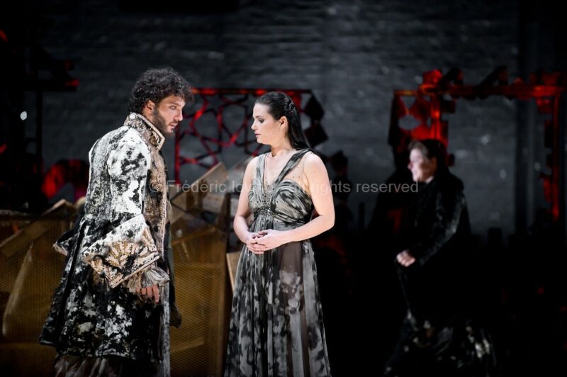 XERSE (Guy Cassiers, 2015) - Du 02 au 10 octobre 2015 à l'Opéra de Lille - Direction musicale: Emmanuelle Haïm, Mise en scène: Guy Cassiers, Chorégraphie: Maud Le Pladec, Le Concert d’Astrée, Compagnie Leda (6 danseurs) - Avec : Ugo Guagliardo, Tim Mead, Carlo Allemano, Emöke Barath, Camille Poul, Gonzalez Toro, Pascal Bertin, Emmanuelle de Negri, Frédéric Caton - photographie © F.IOVINO