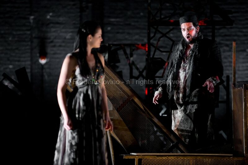 XERSE (Guy Cassiers, 2015) - Du 02 au 10 octobre 2015 à l'Opéra de Lille - Direction musicale: Emmanuelle Haïm, Mise en scène: Guy Cassiers, Chorégraphie: Maud Le Pladec, Le Concert d’Astrée, Compagnie Leda (6 danseurs) - Avec : Ugo Guagliardo, Tim Mead, Carlo Allemano, Emöke Barath, Camille Poul, Gonzalez Toro, Pascal Bertin, Emmanuelle de Negri, Frédéric Caton - photographie © F.IOVINO