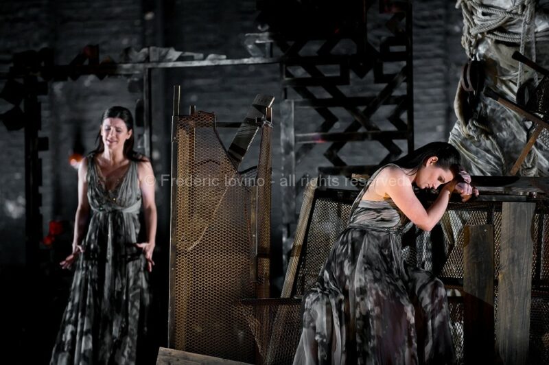 XERSE (Guy Cassiers, 2015) - Du 02 au 10 octobre 2015 à l'Opéra de Lille - Direction musicale: Emmanuelle Haïm, Mise en scène: Guy Cassiers, Chorégraphie: Maud Le Pladec, Le Concert d’Astrée, Compagnie Leda (6 danseurs) - Avec : Ugo Guagliardo, Tim Mead, Carlo Allemano, Emöke Barath, Camille Poul, Gonzalez Toro, Pascal Bertin, Emmanuelle de Negri, Frédéric Caton - photographie © F.IOVINO