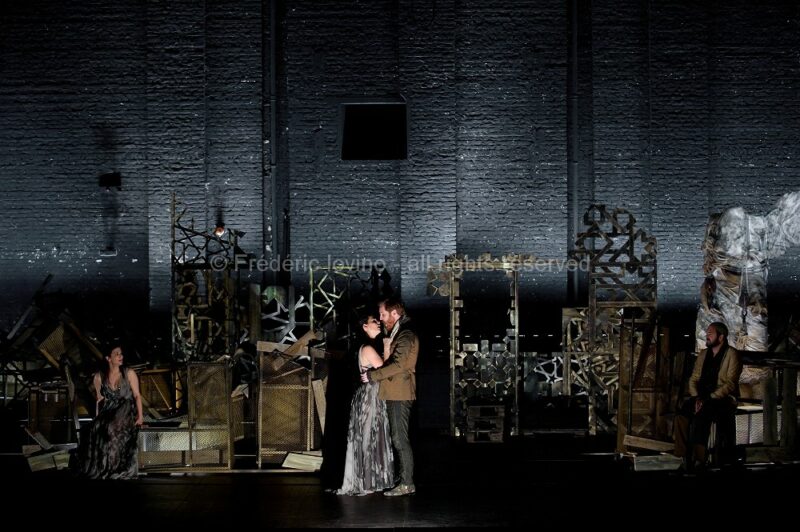 XERSE (Guy Cassiers, 2015) - Du 02 au 10 octobre 2015 à l'Opéra de Lille - Direction musicale: Emmanuelle Haïm, Mise en scène: Guy Cassiers, Chorégraphie: Maud Le Pladec, Le Concert d’Astrée, Compagnie Leda (6 danseurs) - Avec : Ugo Guagliardo, Tim Mead, Carlo Allemano, Emöke Barath, Camille Poul, Gonzalez Toro, Pascal Bertin, Emmanuelle de Negri, Frédéric Caton - photographie © F.IOVINO