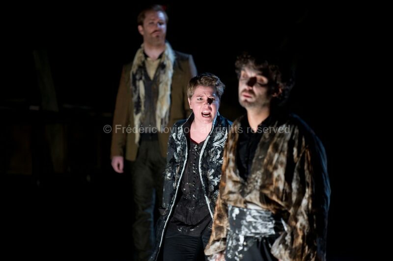 XERSE (Guy Cassiers, 2015) - Du 02 au 10 octobre 2015 à l'Opéra de Lille - Direction musicale: Emmanuelle Haïm, Mise en scène: Guy Cassiers, Chorégraphie: Maud Le Pladec, Le Concert d’Astrée, Compagnie Leda (6 danseurs) - Avec : Ugo Guagliardo, Tim Mead, Carlo Allemano, Emöke Barath, Camille Poul, Gonzalez Toro, Pascal Bertin, Emmanuelle de Negri, Frédéric Caton - photographie © F.IOVINO