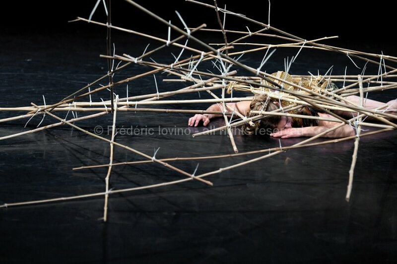 LA ESCLAVA - Le 1er octobre 2015 au Gymnase CDC / Roubaix - Chorégraphie : Ayelen Parolin - Interprétation : Lisi Estaràs - photographie © Frédéric Iovino