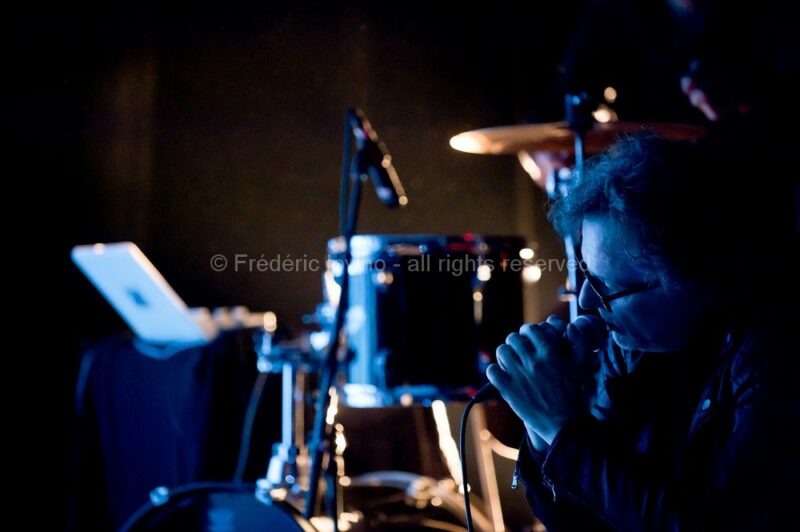 VIA STALINGRAD (Christophe Piret), le 09 décembre 2016 au Théâtre de la Verrière à Lille. Conception, mise en scène et textes : Christophe Piret, Avecs : Gaël Desbois, Anastasiya Fateeva, Christophe Hocké, Elena Harvier-Zhilova, Dimitri Matykin, Yuliya Melnikova, Igor Mishin - photographie © Frédéric Iovino