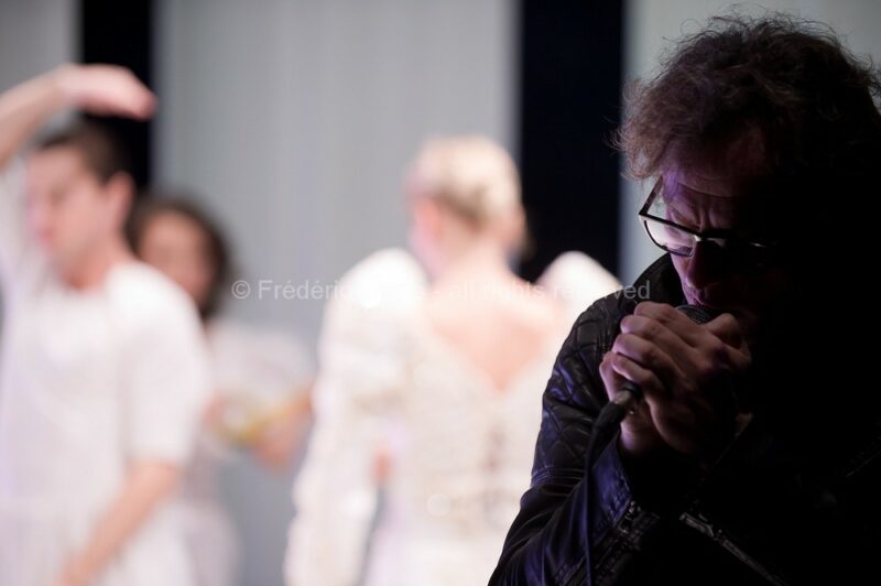 VIA STALINGRAD (Christophe Piret), le 09 décembre 2016 au Théâtre de la Verrière à Lille. Conception, mise en scène et textes : Christophe Piret, Avecs : Gaël Desbois, Anastasiya Fateeva, Christophe Hocké, Elena Harvier-Zhilova, Dimitri Matykin, Yuliya Melnikova, Igor Mishin - photographie © Frédéric Iovino