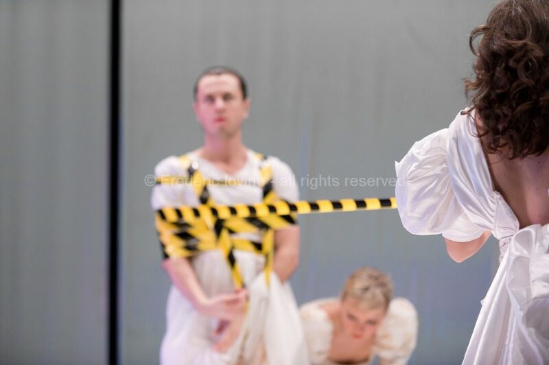 VIA STALINGRAD (Christophe Piret), le 09 décembre 2016 au Théâtre de la Verrière à Lille. Conception, mise en scène et textes : Christophe Piret, Avecs : Gaël Desbois, Anastasiya Fateeva, Christophe Hocké, Elena Harvier-Zhilova, Dimitri Matykin, Yuliya Melnikova, Igor Mishin - photographie © Frédéric Iovino