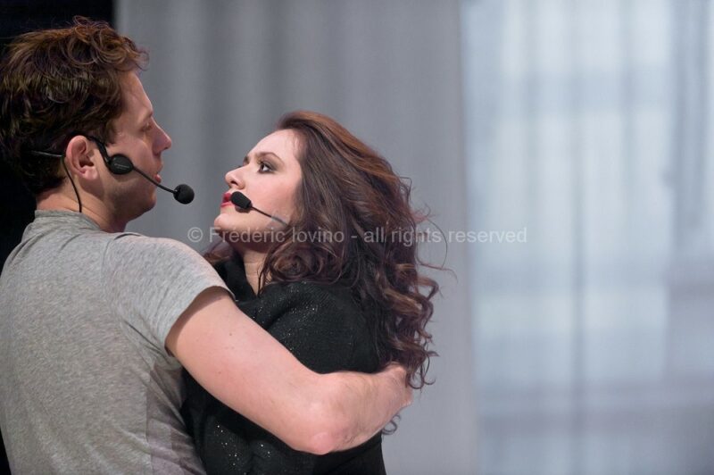 VIA STALINGRAD (Christophe Piret), le 09 décembre 2016 au Théâtre de la Verrière à Lille. Conception, mise en scène et textes : Christophe Piret, Avecs : Gaël Desbois, Anastasiya Fateeva, Christophe Hocké, Elena Harvier-Zhilova, Dimitri Matykin, Yuliya Melnikova, Igor Mishin - photographie © Frédéric Iovino