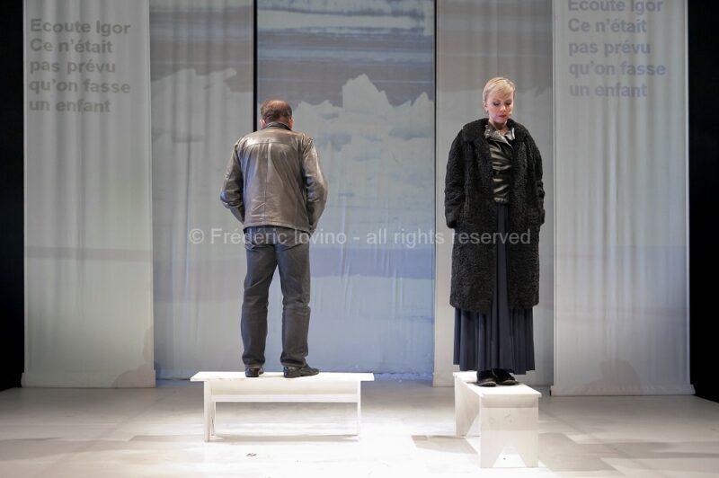 VIA STALINGRAD (Christophe Piret), le 09 décembre 2016 au Théâtre de la Verrière à Lille. Conception, mise en scène et textes : Christophe Piret, Avecs : Gaël Desbois, Anastasiya Fateeva, Christophe Hocké, Elena Harvier-Zhilova, Dimitri Matykin, Yuliya Melnikova, Igor Mishin - photographie © Frédéric Iovino