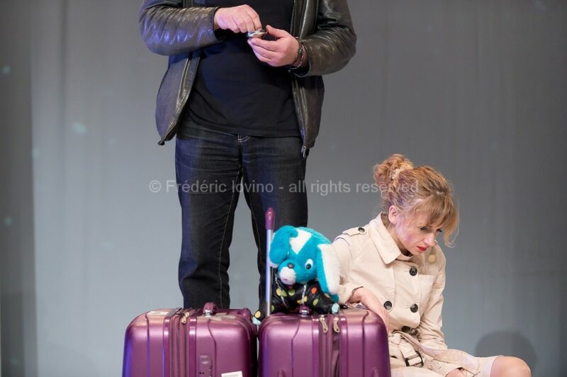 VIA STALINGRAD (Christophe Piret), le 09 décembre 2016 au Théâtre de la Verrière à Lille. Conception, mise en scène et textes : Christophe Piret, Avecs : Gaël Desbois, Anastasiya Fateeva, Christophe Hocké, Elena Harvier-Zhilova, Dimitri Matykin, Yuliya Melnikova, Igor Mishin - photographie © Frédéric Iovino