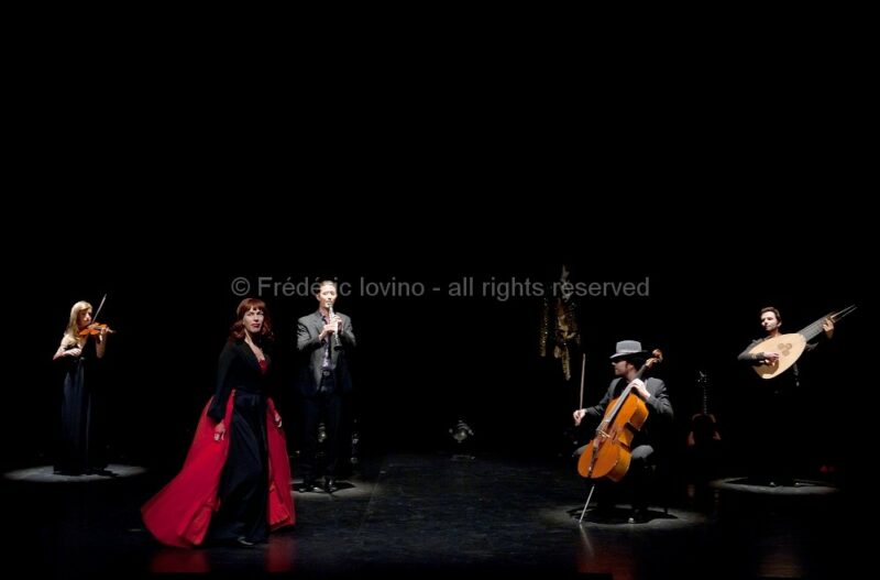 JOHNNY, FAIS-MOI MÂLE ! / Ensemble Virevolte - le 06 février 2016 à Haubourdin - Direction artistique : Aurore Bucher Mise en scène : Clémence Bucher - Avec : Aurore Bucher, Clémence Schaming, Jérémie Arcache, Carjez Gerretsen, Damien Pouvreau - photographie © Frédéric Iovino