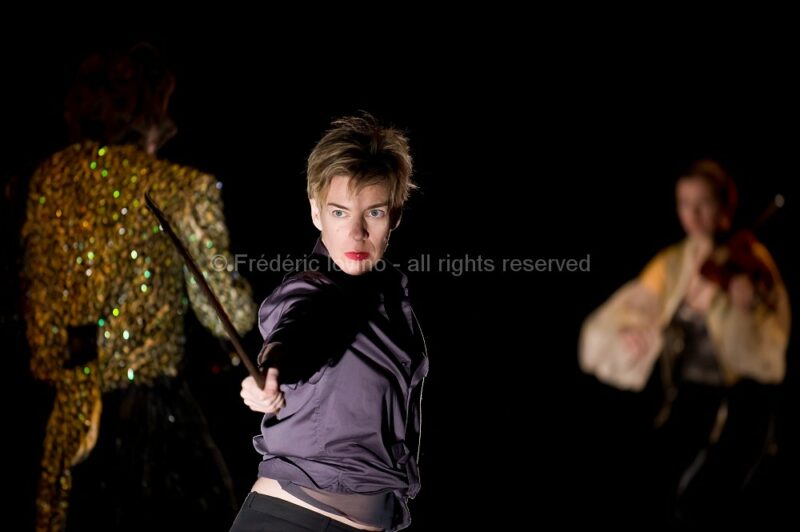 JOHNNY, FAIS-MOI MÂLE ! / Ensemble Virevolte - le 06 février 2016 à Haubourdin - Direction artistique : Aurore Bucher Mise en scène : Clémence Bucher - Avec : Aurore Bucher, Clémence Schaming, Jérémie Arcache, Carjez Gerretsen, Damien Pouvreau - photographie © Frédéric Iovino