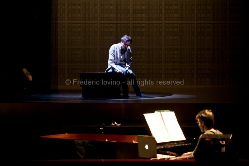 MARTA (Ludovic Lagadre, 2016) - Séance de répétition le 29 février 2016 à l'opéra de Lille - Opéra de Wolfgang Mitterer (né en 1958) - Mise en scène: Ludovic Lagarde - Direction musicale: Clement Power - Avec: Elsa Benoit, Georg Nigl, Hesse von den Steinen, Martin Mairinger, Tom Randle, Ensemble Ictus, Les Cris de Paris (ensemble vocal) - Photographie © Frédéric IOVINO