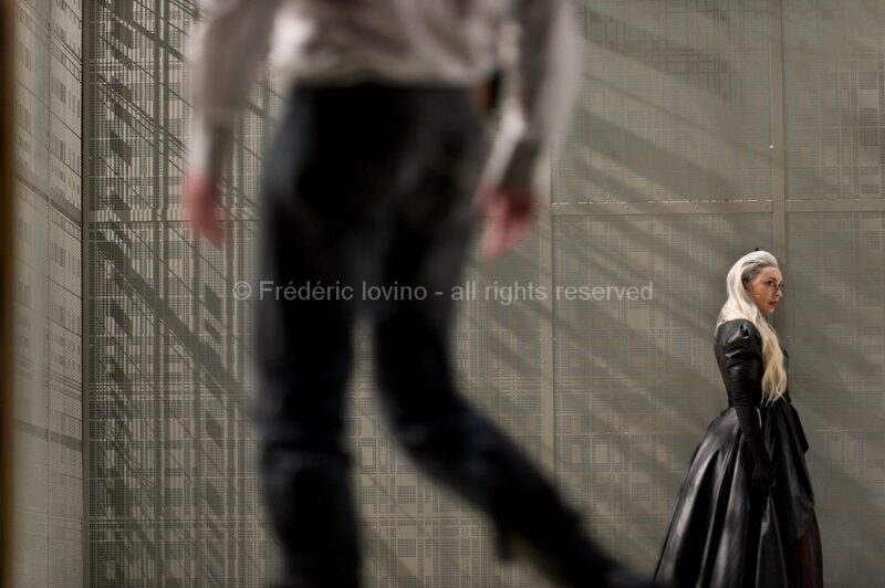 MARTA (Ludovic Lagadre, 2016) - Séance de répétition le 29 février 2016 à l'opéra de Lille - Opéra de Wolfgang Mitterer (né en 1958) - Mise en scène: Ludovic Lagarde - Direction musicale: Clement Power - Avec: Elsa Benoit, Georg Nigl, Hesse von den Steinen, Martin Mairinger, Tom Randle, Ensemble Ictus, Les Cris de Paris (ensemble vocal) - Photographie © Frédéric IOVINO