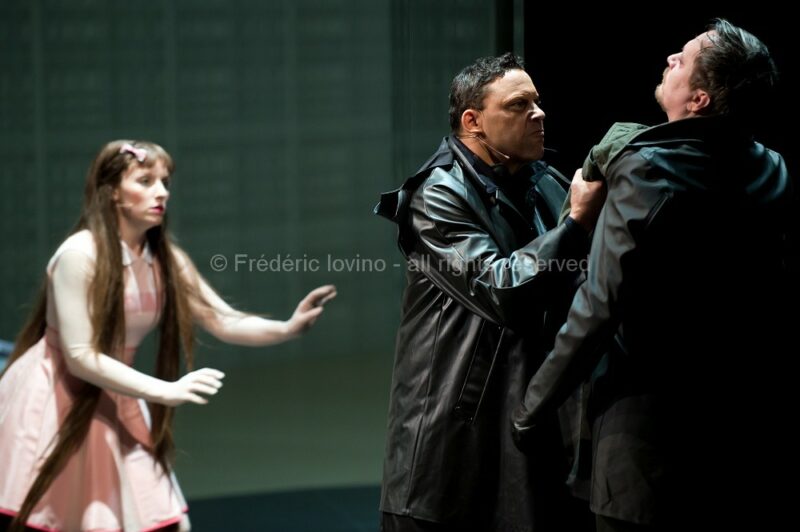 MARTA (Ludovic Lagadre, 2016)Du 13 au 21 mars 2016 à l'opéra de Lille.Opéra de Wolfgang Mitterer (né en 1958), Mise en scène: Ludovic Lagarde, Direction musicale: Clement Power,Avec: Elsa Benoit, Tom Randle, Georg Nigl - Photographie © Frédéric IOVINO