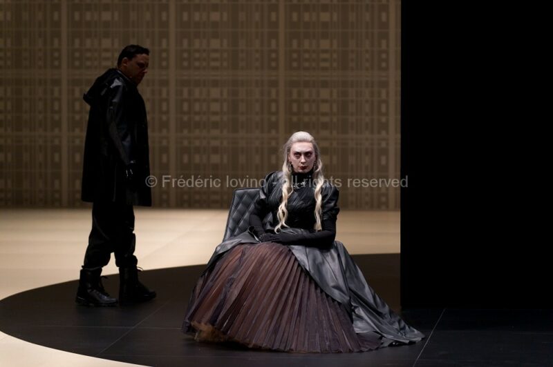 MARTA (Ludovic Lagadre, 2016)Du 13 au 21 mars 2016 à l'opéra de Lille.Opéra de Wolfgang Mitterer (né en 1958), Mise en scène: Ludovic Lagarde, Direction musicale: Clement Power,Avec: Hesse von den Steinen, Tom Randle - Photographie © Frédéric IOVINO