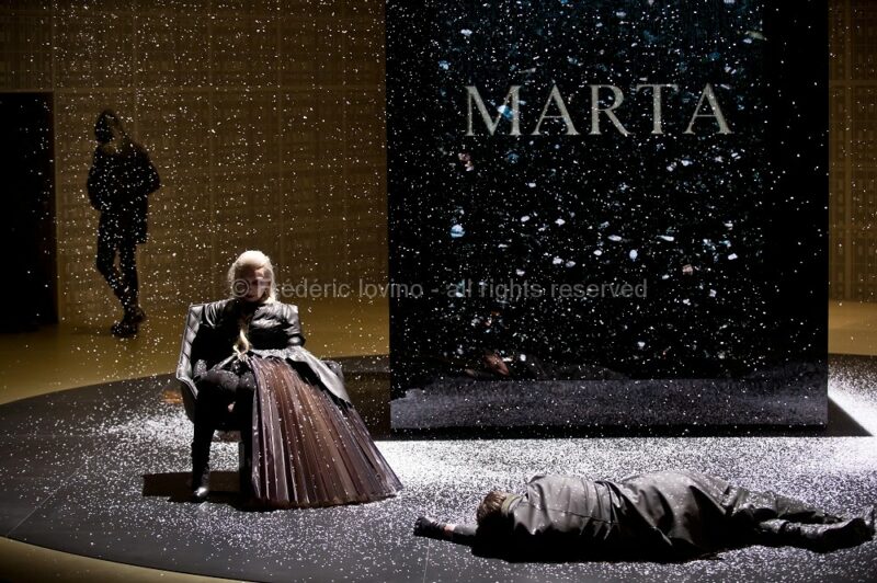 MARTA (Ludovic Lagadre, 2016)Du 13 au 21 mars 2016 à l'opéra de Lille.Opéra de Wolfgang Mitterer (né en 1958), Mise en scène: Ludovic Lagarde, Direction musicale: Clement Power,Avec: Hesse von den Steinen, Georg Nigl - Photographie © Frédéric IOVINO