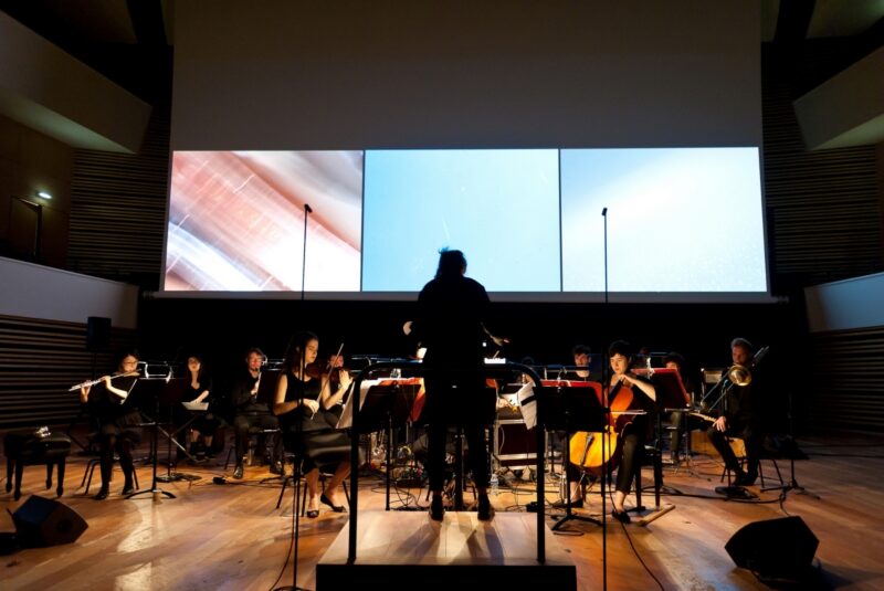 AN INDEX OF METALS (Ensemble Miroirs Etendus) -  Le 12 octobre 2018 au Nouveau Siècle, Lille.  photographie ©F.IOVINO