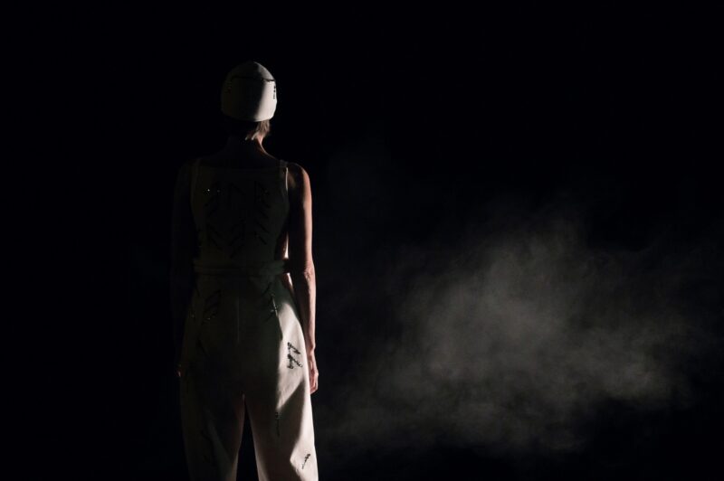 ROCKSTAR (Valeria Giuga / Cie Labkine)  Le 24 janvier 2020 à l'Atelier de Paris /CDCN, La Cartoucherie, Paris (75) -  Chorégraphie : Valeria Giuga - Danse : Noëlle Simonet - Textes, voix, création sonore : Jean-Michel Espitallier - Création sonore : Anne-James Chaton - photographie ©F.IOVINO